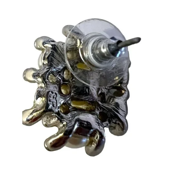 BR Signed White Pearl Cluster Earrings Silvertone Post - Picture 3 of 5